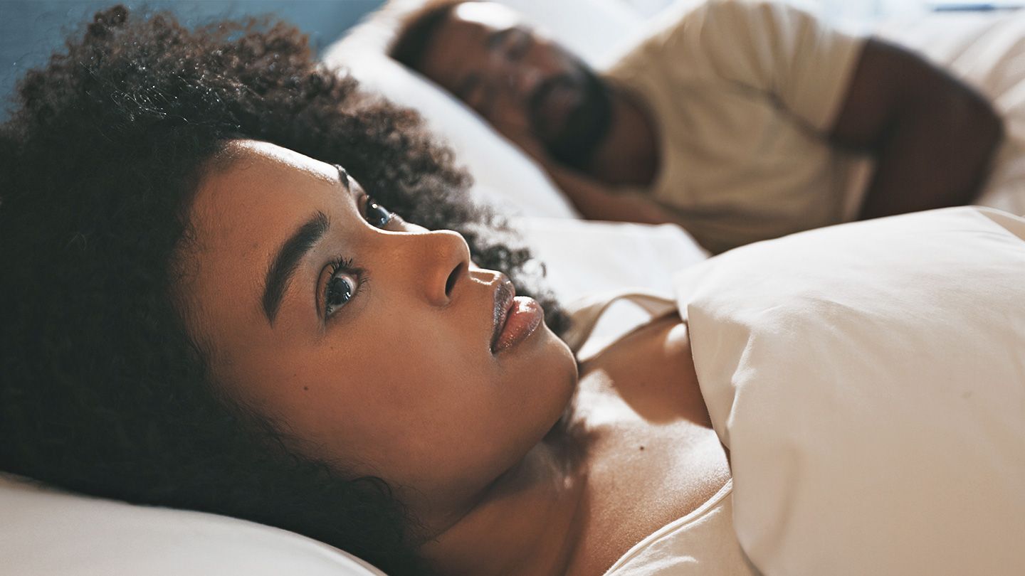 do-women-need-more-sleep-than-men-1440x810